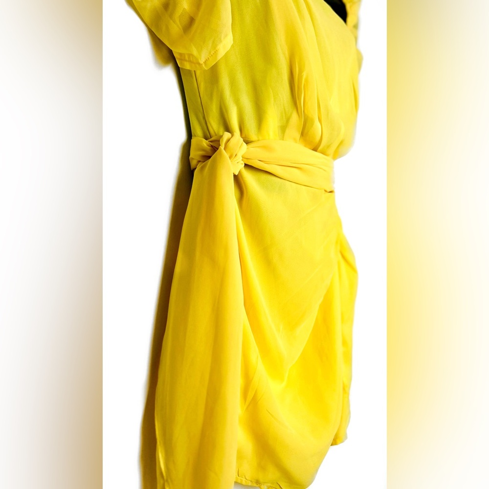 “PrettyLittleThing” Yellow One-Shoulder Knot Mini Dress - Picture 6 of 17